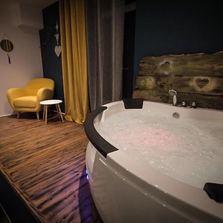 ** Au Canal Du Midi - Jaccuzzi & Luxueux Appartements ** Carcassonne Esterno foto